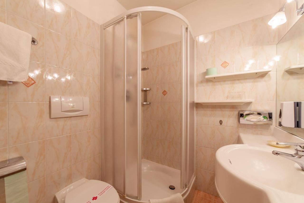 Fruehstuecks-Hotel Olympia Тироло Экстерьер фото