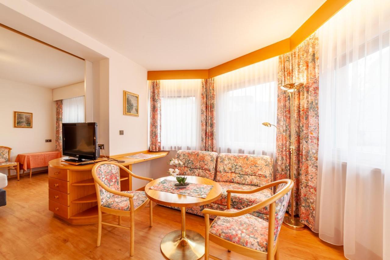 Fruehstuecks-Hotel Olympia Тироло Экстерьер фото