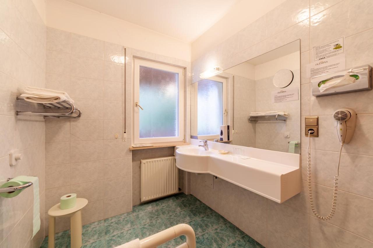 Fruehstuecks-Hotel Olympia Тироло Экстерьер фото